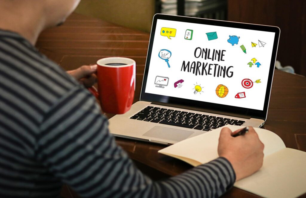 Indian digital marketing fresher learning SEO and social media marketing